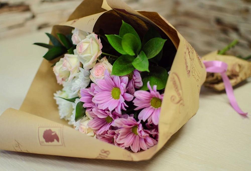 Букет цветов из: Розы и Хризантемы в Мамонтово Алтайский край