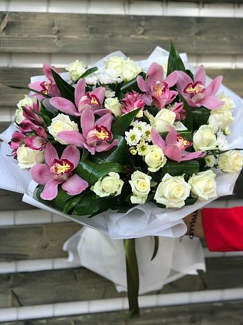 Букет цветов из: Розы и Хризантемы в Мамонтово Алтайский край