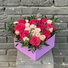 Цветочная композиция из Розы в коробке в Мамонтово Алтайский край