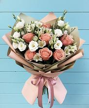 Букет цветов из:  Розы, Альстромерии и Лизиантусы в Мамонтово Алтайский край