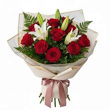 Букет цветов из:  Лилии и Розы в Мамонтово Алтайский край