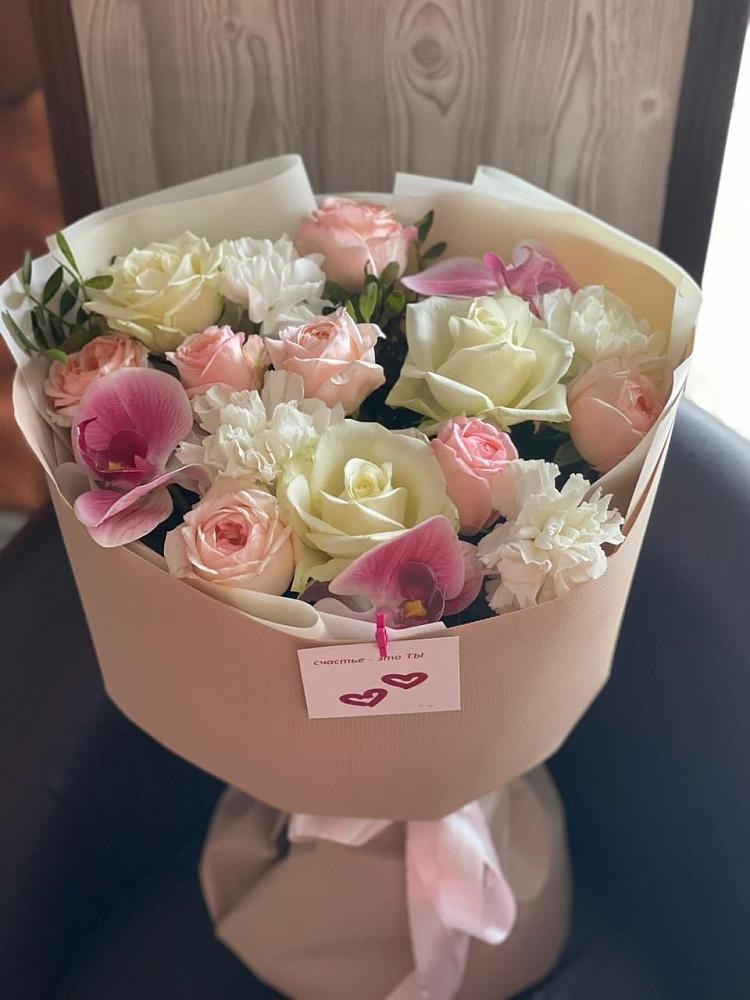 Букет цветов из: Орхидеи, Розы и Гвоздики в Мамонтово Алтайский край