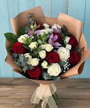 Букет цветов из:  Розы и Альстромерии в Мамонтово Алтайский край