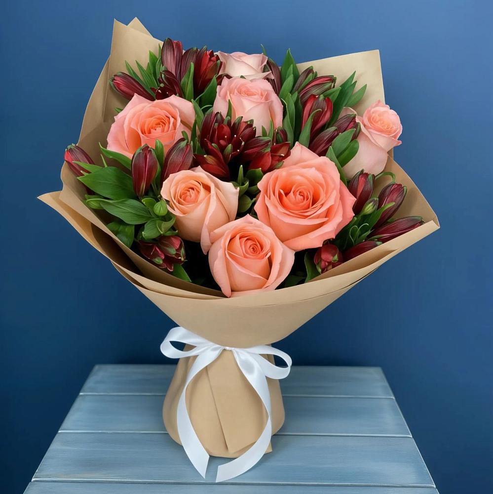 Букет цветов из: Розы и Альстромерии в Мамонтово Алтайский край