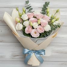 Букет цветов из:  Лизиантусы в Мамонтово Алтайский край