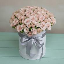 Цветочная композиция из Розы в шляпной коробке в Мамонтово Алтайский край