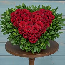 Цветочная композиция из Розы в виде сердца в Мамонтово Алтайский край