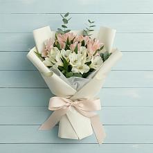 Букет цветов из:  Альстромерии в Мамонтово Алтайский край