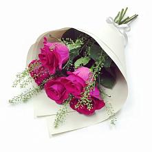 Букет цветов из:  Розы в Мамонтово Алтайский край