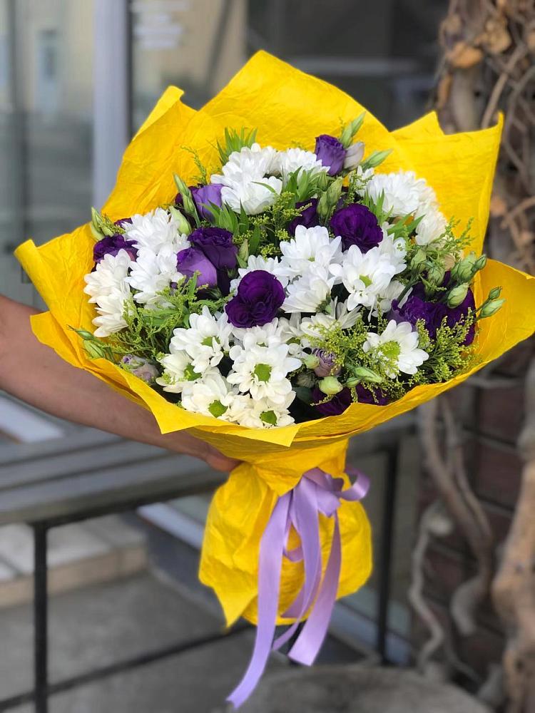Букет цветов из: Ирисы, Хризантемы и Ромашки в Мамонтово Алтайский край