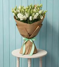 Букет цветов из:  Лизиантусы в Мамонтово Алтайский край