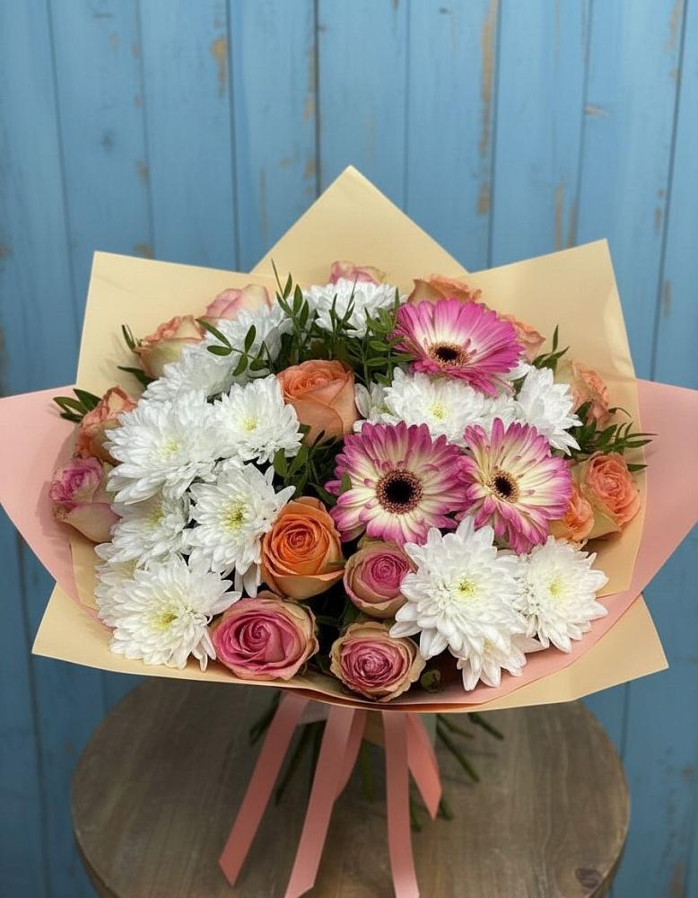 Букет цветов из: Розы, Герберы и Хризантемы в Мамонтово Алтайский край