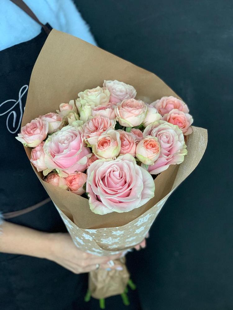 Букет цветов из: Хризантемы и Розы в Мамонтово Алтайский край