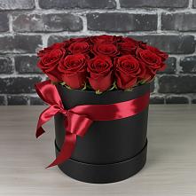 Цветочная композиция из Розы в шляпной коробке в Мамонтово Алтайский край