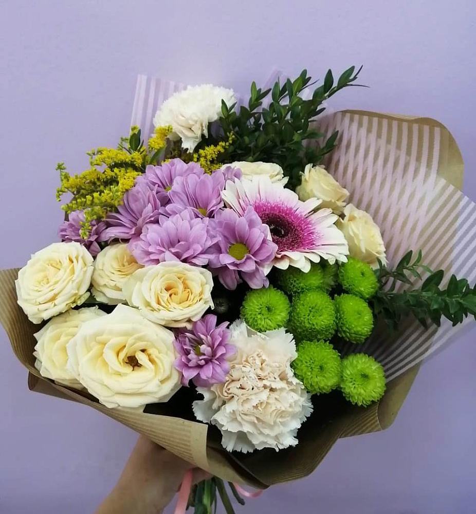 Букет цветов из: Хризантемы, Розы, Гвоздики и Герберы в Мамонтово Алтайский край