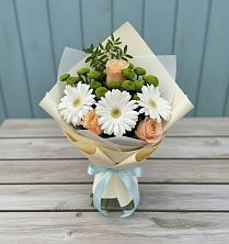Букет цветов из:  Герберы, Розы и Хризантемы в Мамонтово Алтайский край