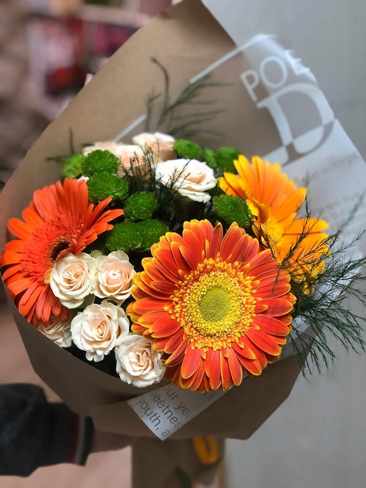 Букет цветов из: Герберы, Хризантемы и Розы в Мамонтово Алтайский край