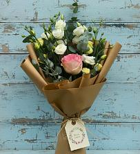 Букет цветов из:  Розы и Лизиантусы в Мамонтово Алтайский край
