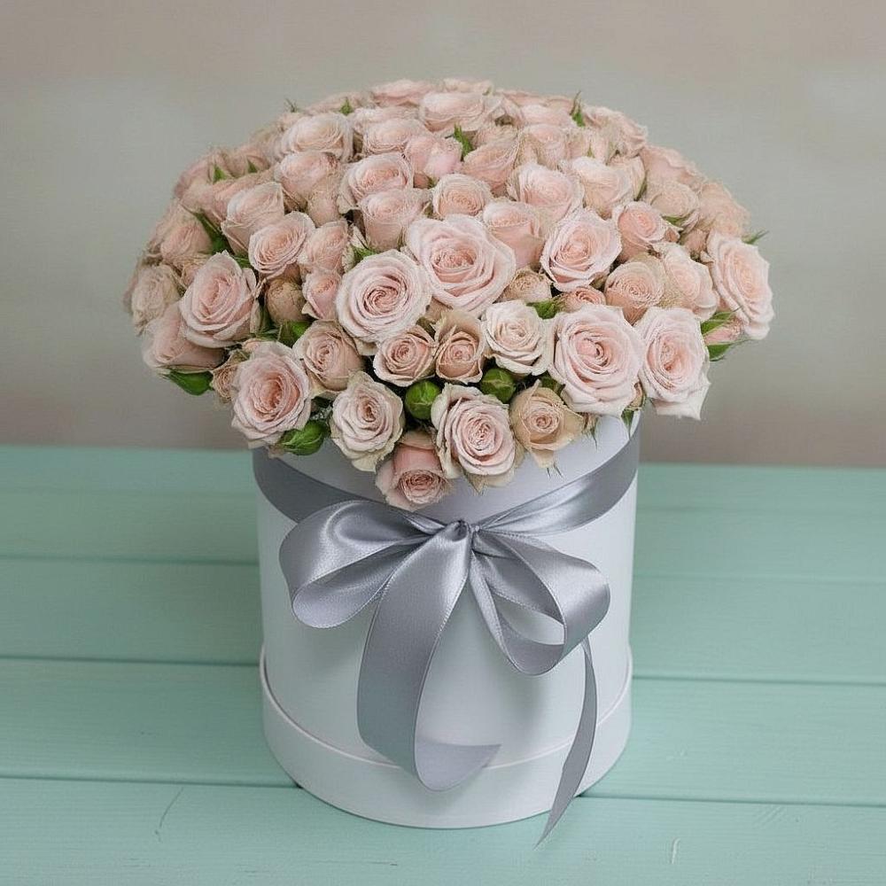 Цветочная композиция из Розы в шляпной коробке в Мамонтово Алтайский край